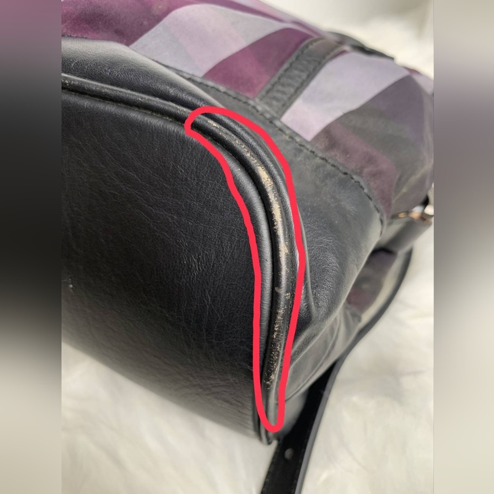 Burberry Tote Bag - Picture 17 of 17
